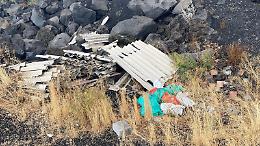 Micro discarica di Eternit nel parco dell'Etna