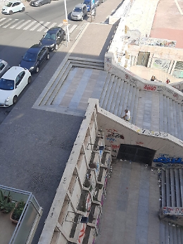 Catania: ripulita parzialmente la scalinata di largo Paisiello