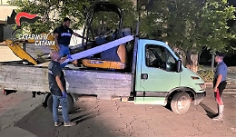 "Arancia meccanica" sventata a Misterbianco per rubare un escavatore: un arresto