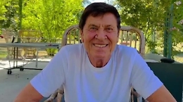 L'annuncio online di Gianni Morandi: «Mi prendo una pausa dai social»