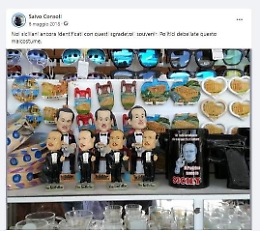 A proposito dei souvenir di stampo mafioso in vendita sui traghetti...