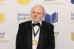 Il Nobel per la Letteratura del 2023 al norvegese Jon Fosse: «Dà voce all'indicibile»