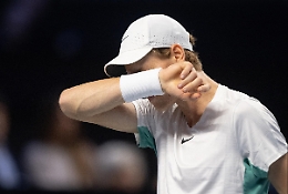 Vienna, durante Sinner-Sonego parte la musica: “Chi non salta è un gobbo juventino”