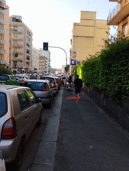 Scooter impazziti sui marciapiedi