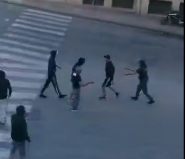 Scontri tra ultras dopo Siracusa Acireale, 4 poliziotti feriti e caccia ai teppisti: il video