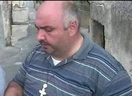 La versione di don Vincenzo: «Chiedere un'offerta per i funerali? E' abitudine»