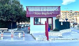 Modica, cade dall'albero e fa un volo di due metri