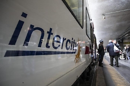 Prima l'urto e poi la paura a bordo: cosa è successo sul treno fermo alla stazione di Messina