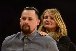 Cameron Diaz e la ricetta per salvare i matrimoni: «Dormire in camere separate come Elisabetta e Filippo»