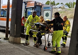 «Il mio ex marito voleva sfregiarmi con l'acido» ma non era vero: arrestata donna palmese