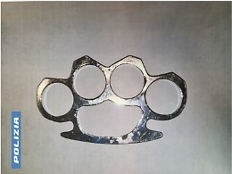 Daspo di due anni per un tifoso marsalese sorpreso con tirapugni e lama a scomparsa