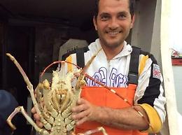 Trovato in mare il relitto, un giubbotto e gli stivali ma non c'è alcuna traccia di Salvatore