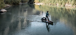 Su una tavola paddle remando per 65 km alla scoperta delle origini del Platani: la nuova avventura di Andrea Barbera