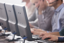 Stretta del Garante su call center e telemarketing: chiamate solo dalle 9 alle 20 e mai nei festivi