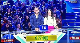 Affari Tuoi, gli acesi Ilenia e Giuseppe si portano a casa 77 mila euro