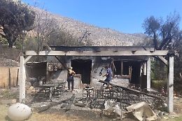 «La nostra casa bruciava ma i Canadair erano in Grecia», il "j'accuse" della donna che ha citato per danni la Regione