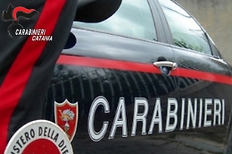 Apre il gas per suicidarsi ma prima chiama i carabinieri che lo salvano (insieme al cane)