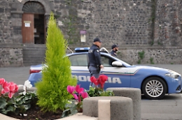 Ruba un borsello in sagrestia, denunciato un 25enne ad Adrano