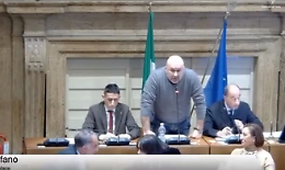 Bufera su Bandecchi: «Un uomo normale guarda il bel culo di una donna e forse ci prova anche»