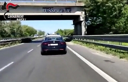 Picchiato e bruciato vivo, arrestati ex moglie e il compagno