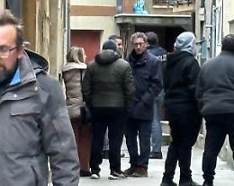 Imprenditore ucciso a coltellate nel centro storico di Enna, investigatori cercano il figlio