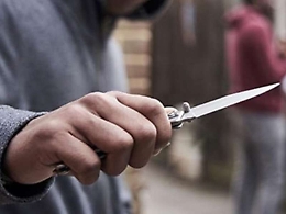 Trovato con coltelli, forbici e taglierini: denunciato ventenne