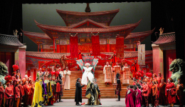 Pienone e applausi per "Turandot" che ha inaugurato la stagione del "Bellini"