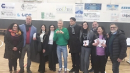 La "star" della fisica, il prof Schettini, tra gli studenti a Gravina di Catania