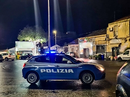 Trovato con una corda in mano, pronto a farla finita: uomo salvato dalla Polizia