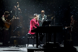 Tradizione e social in “Sal Da Vinci Stories”: il cantante partenopeo arriva in Sicilia