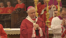 Messa dell'Aurora, l'omelia di monsignor Renna rivolta alle famiglie: «La fedeltà di Agata sia da esempio»