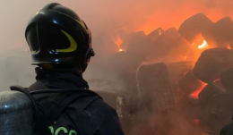 Brucia una discarica abusiva di amianto nell'Agrigentino, minacciate anche le case