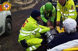 Etna, scivola su una lastra di ghiaccio e si ferisce: recuperato dal Soccorso alpino
