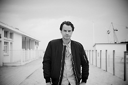 Ralf, chi è il tedesco che ha composto le musiche di Màkari