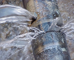 Acqua in Sicilia, le reti colabrodo e le perdite astronomiche: sprecati 340 milioni di metri cubi