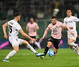 Palermo in caduta libera, il Venezia "passeggia" al Barbera