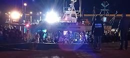 Porto di Pozzallo, uno sbarco tira l'altro: arrivano 60 migranti