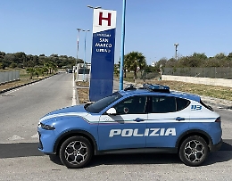 Lite tra sorelle a Catania finisce a colpi di mazza da baseball e coltellate: una è in ospedale, l'altra arrestata