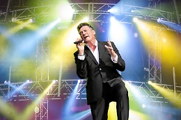 Tony Hadley, dagli Spandau Ballet alla carriera da solista: due concerti in Sicilia