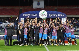 Costantino fa impazzire Catania: il gol all'ultimo respiro vale la Coppa Italia