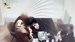 La maxi frode, 33 indagati e in 5 in carcere: i milioni in contanti, le Ferrari, i Rolex e i lingotti