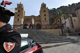 Prof e personale Ata di due istituti paritari sfruttati: sequestrati beni per un milione