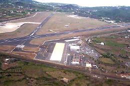 Pantelleria, aereo militare ha problemi durante l'atterraggio: scalo chiuso