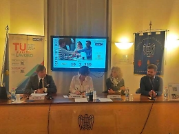 Lavorare nelle Eolie d'estate, a Milazzo c'&egrave; il recruiting day: ecco cosa cercano albergatori e ristoratori