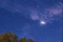 Luci nei cieli di Sicilia: non c'entrano gli Ufo, erano i gas del razzo di Musk