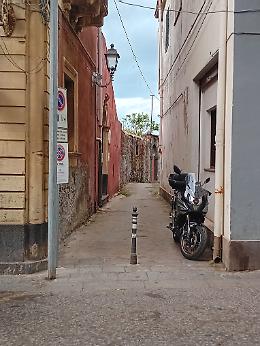 Trecastagni, la Via Sciuto Reggio non accessibile alle auto