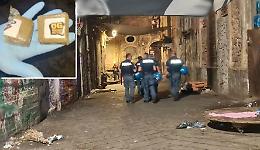 San Berillo, droga negli anfratti dei muri e nel sottosella di uno scooter