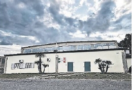 Catania, l'avvocato si aggiudica all'asta giudiziaria lo stabilimento dei clienti