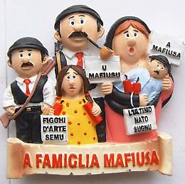 Souvenir sulla mafia, Aricò: «Si fermi la vendita di questi oggetti negli aeroporti siciliani»