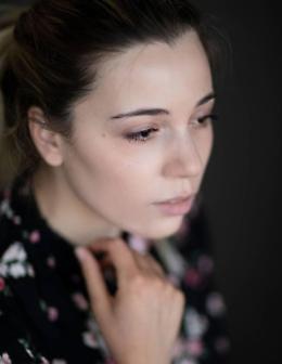 "Infarto curato con antidolorifici", morta giovane attrice a Roma